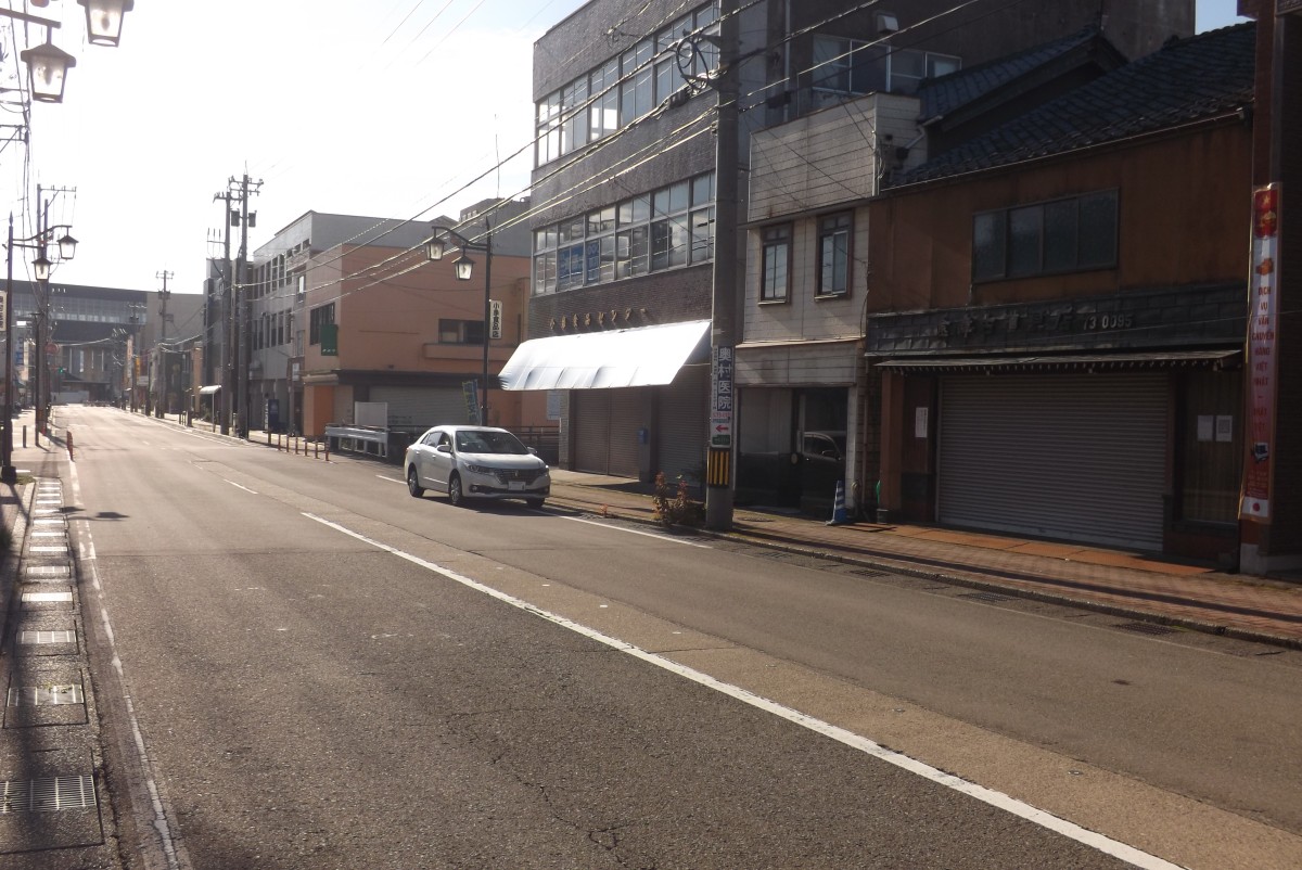 芦原温泉駅近く