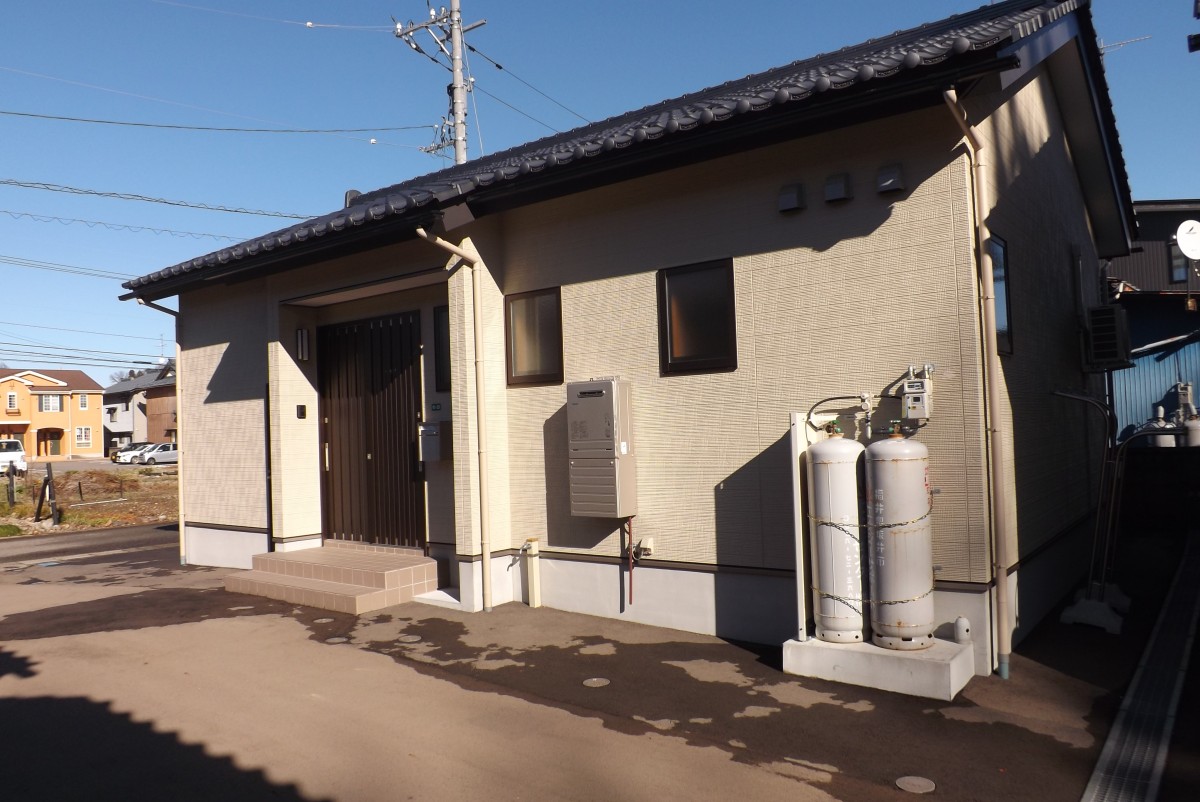 築浅一戸建て (E棟)